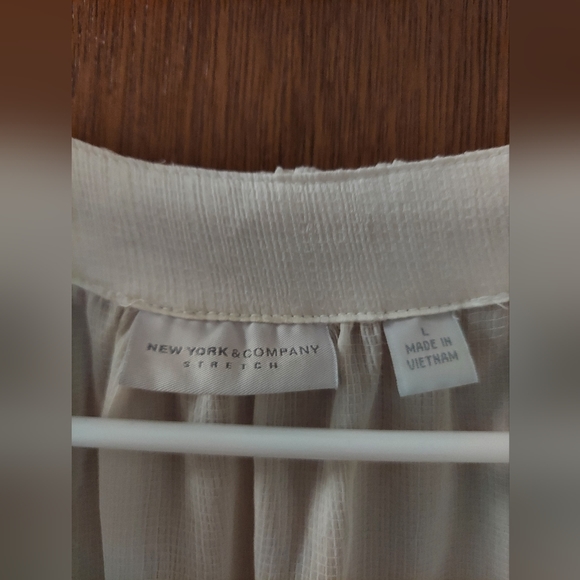 New York and Co sheer sleeveless top with ties. Size L - Picture 3 of 3